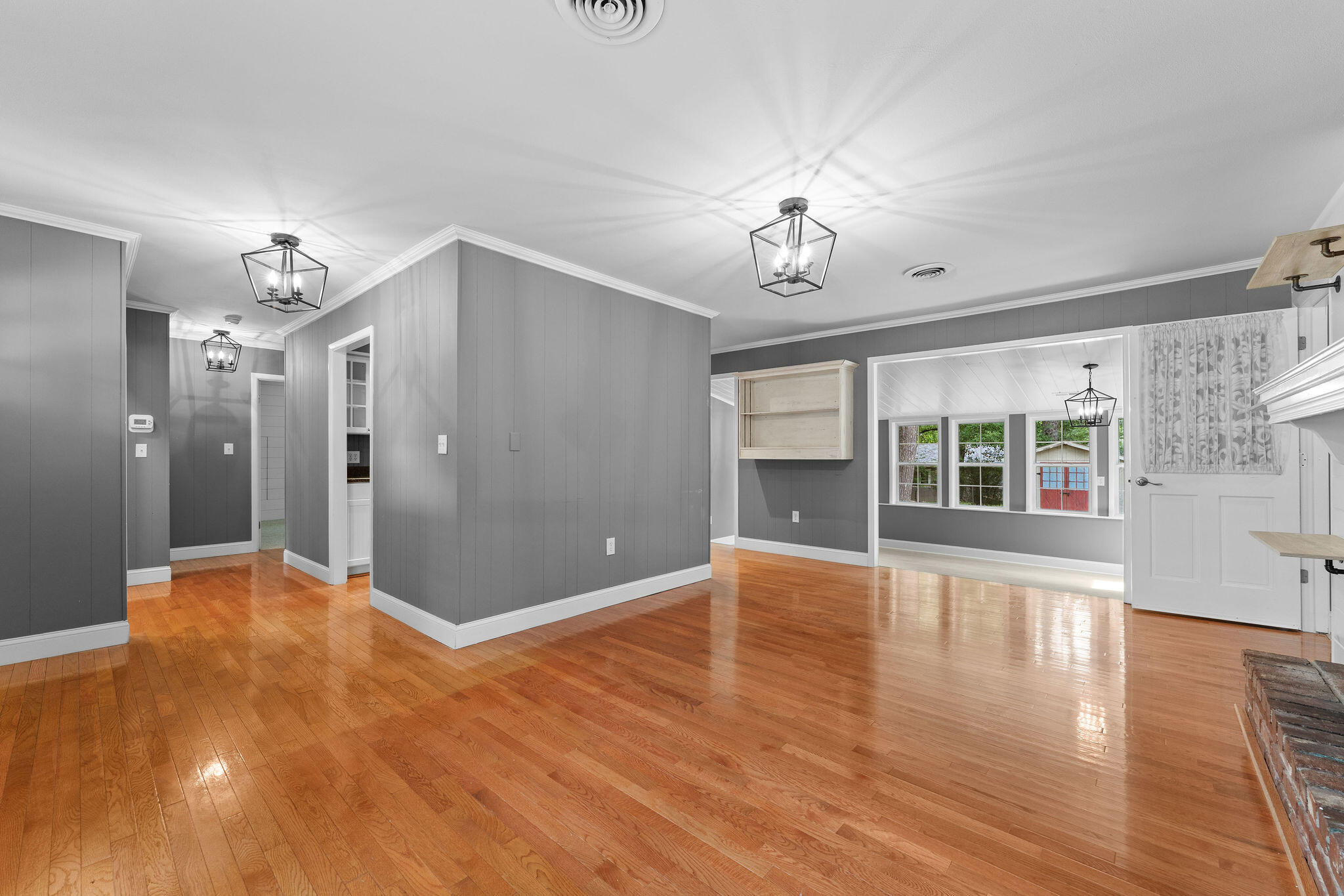 909 Cliff Drive Property Photo 7
