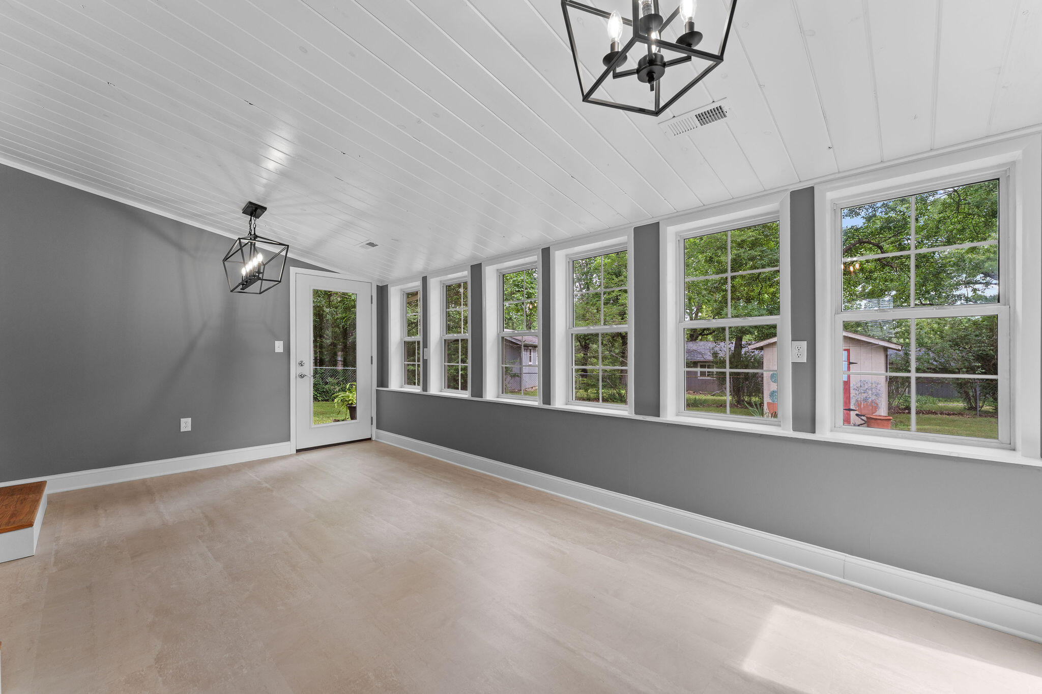 909 Cliff Drive Property Photo 13