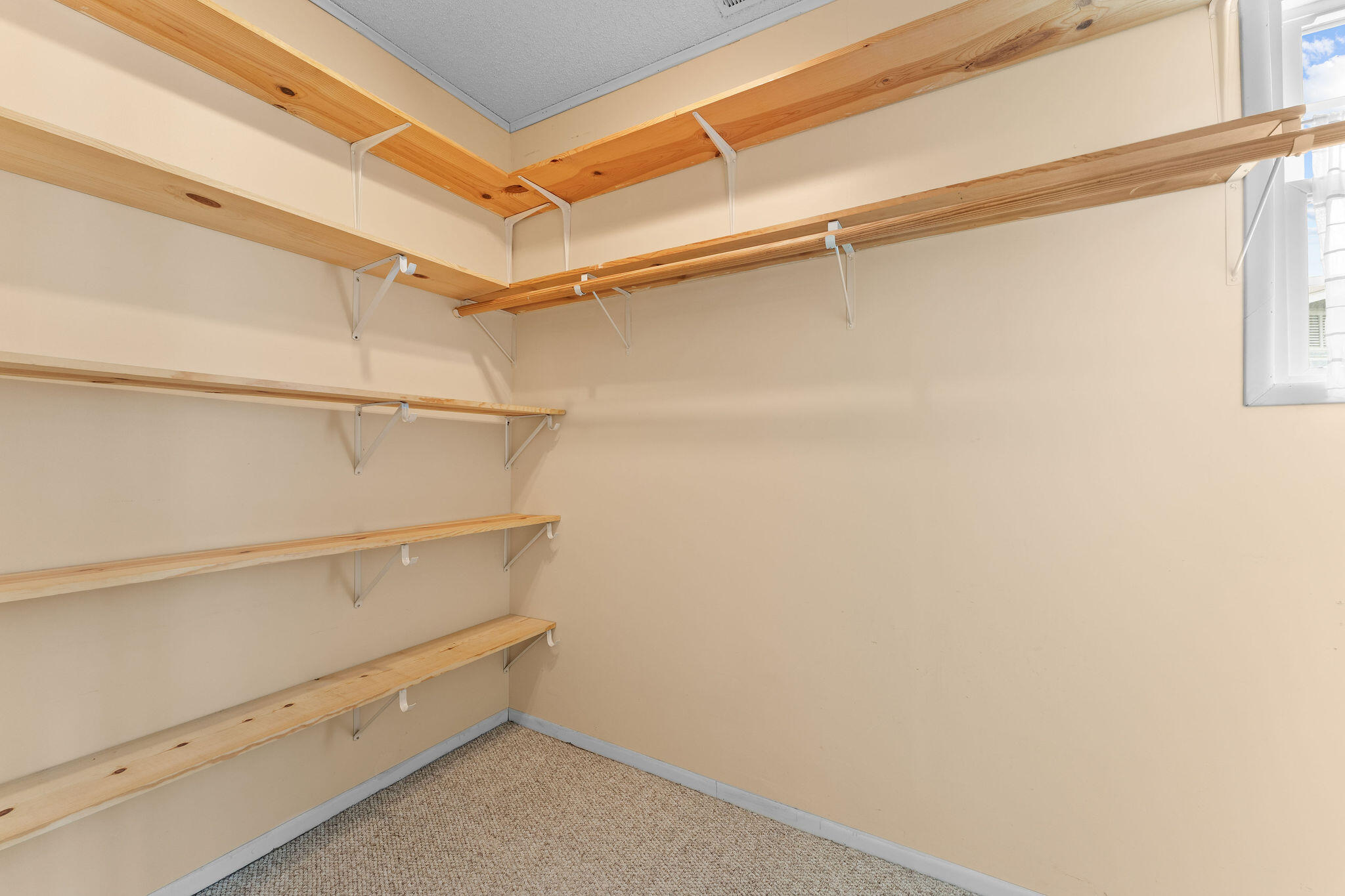 909 Cliff Drive Property Photo 19