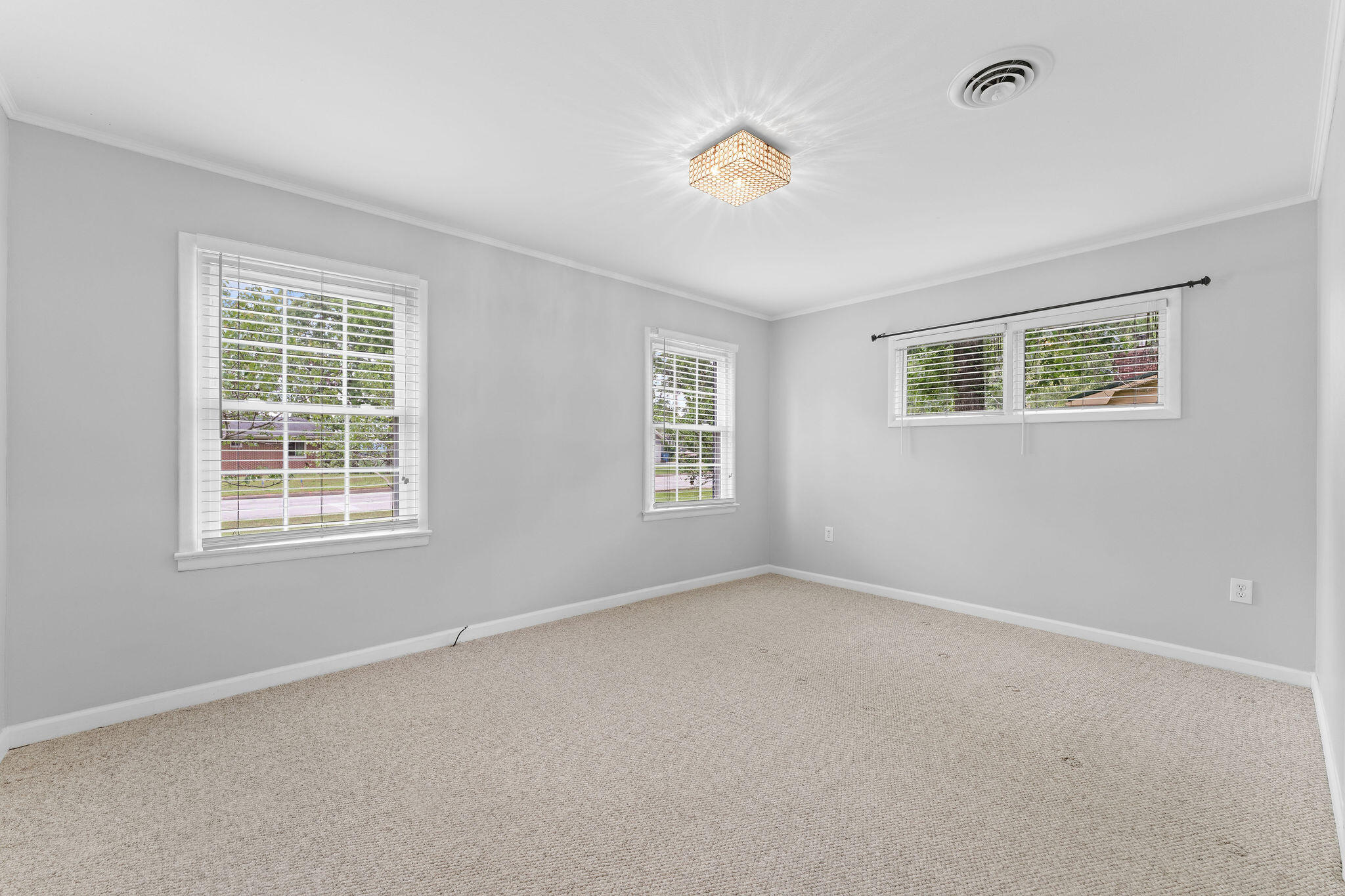 909 Cliff Drive Property Photo 23