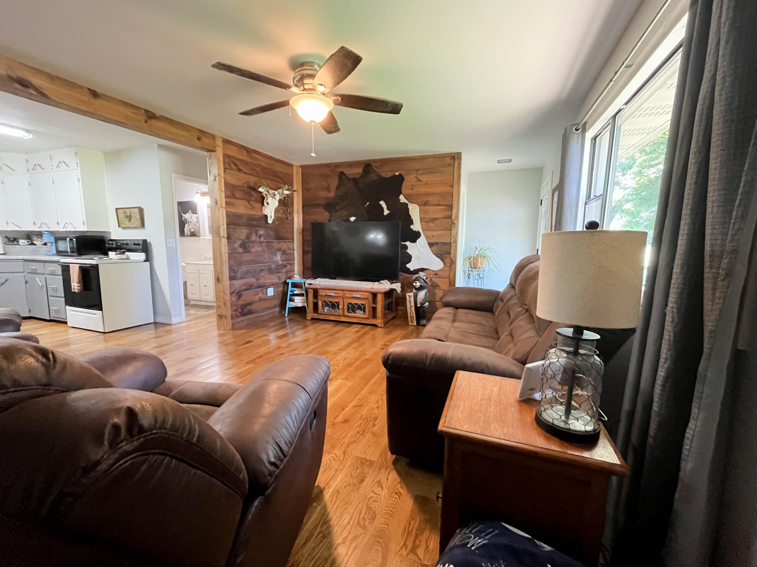 313 Beatrice Street Property Photo 3