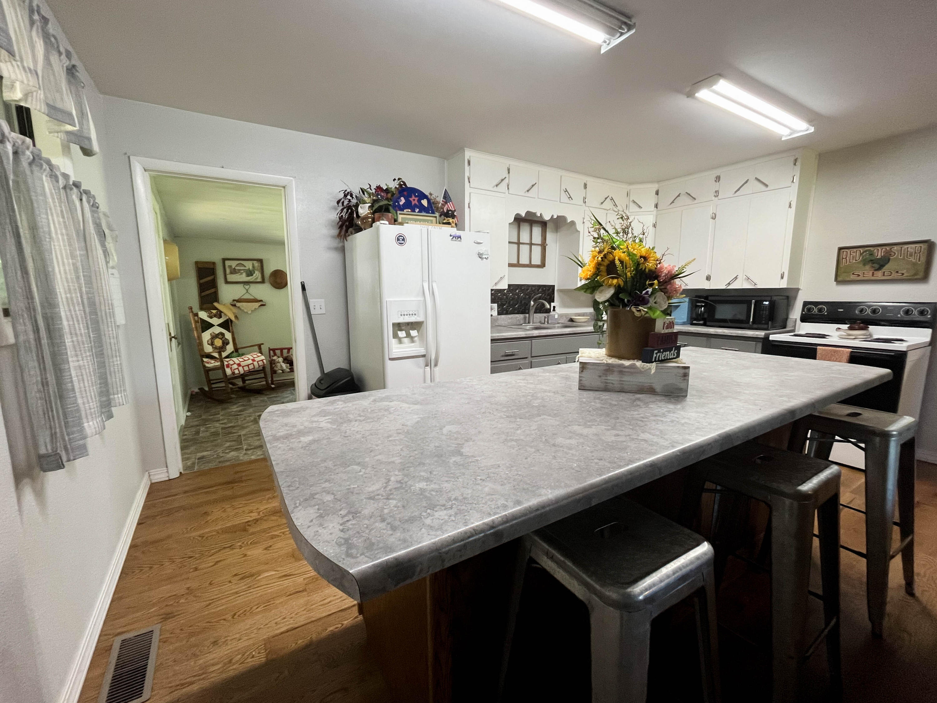 313 Beatrice Street Property Photo 12