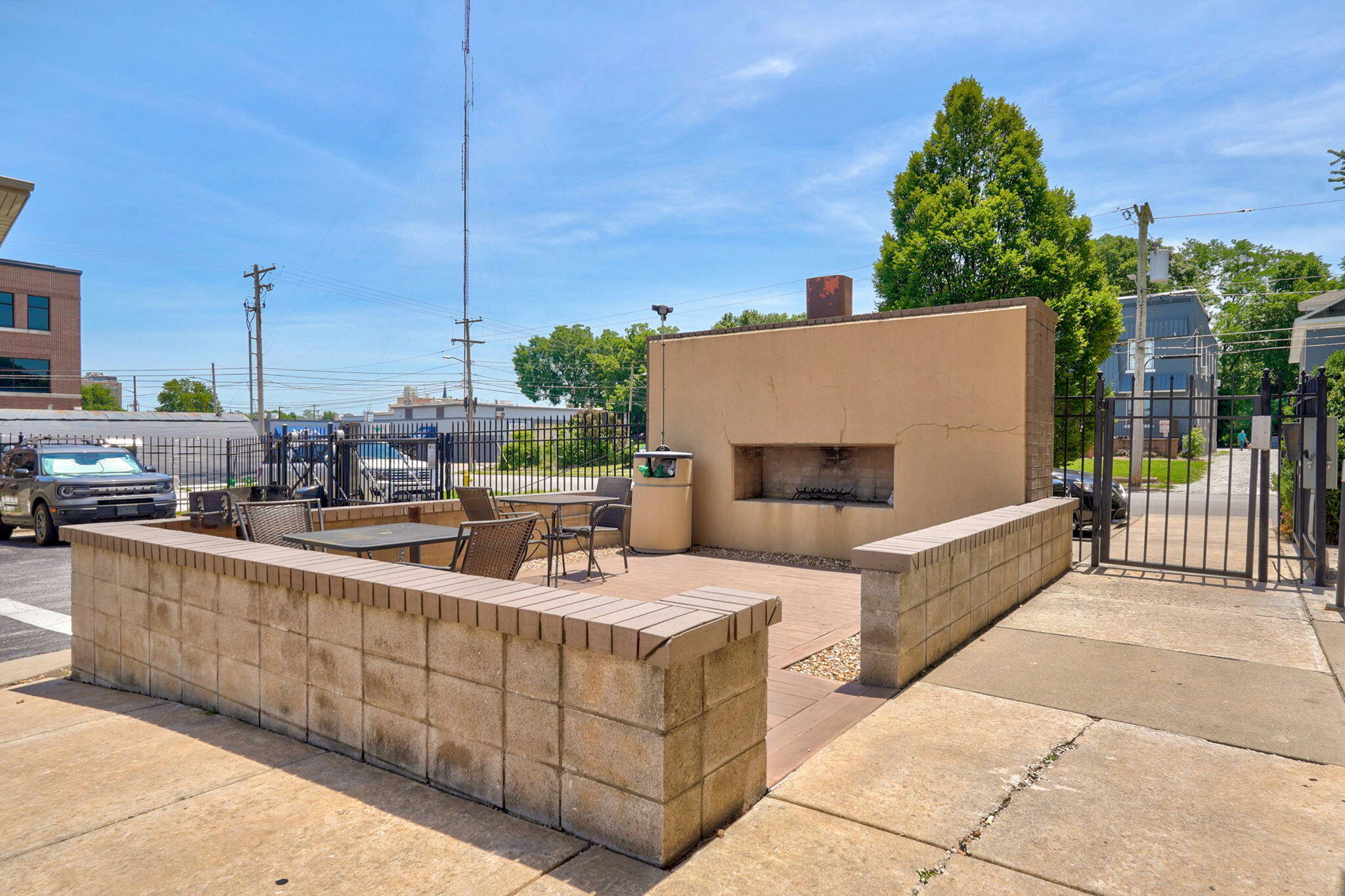 623 West Walnut Street Unit 301 Property Photo 24