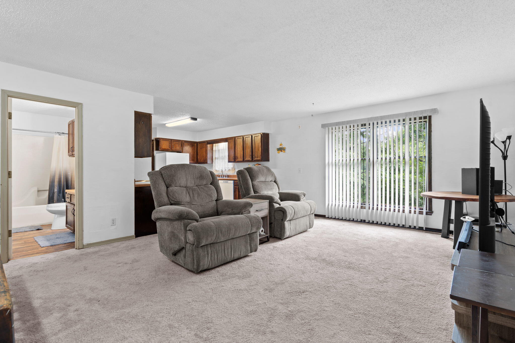 27 Lakeshore Drive A & B Property Photo 6