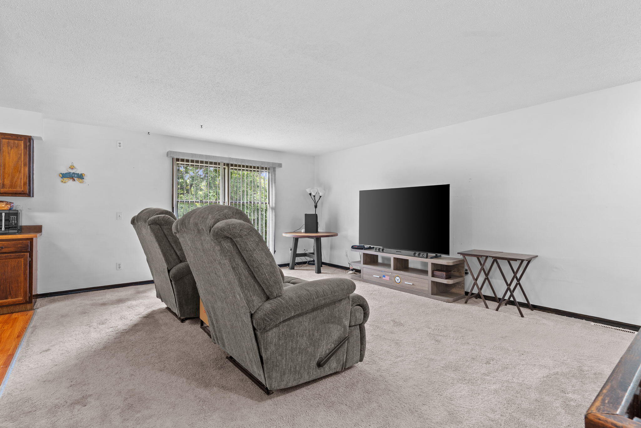 27 Lakeshore Drive A & B Property Photo 7