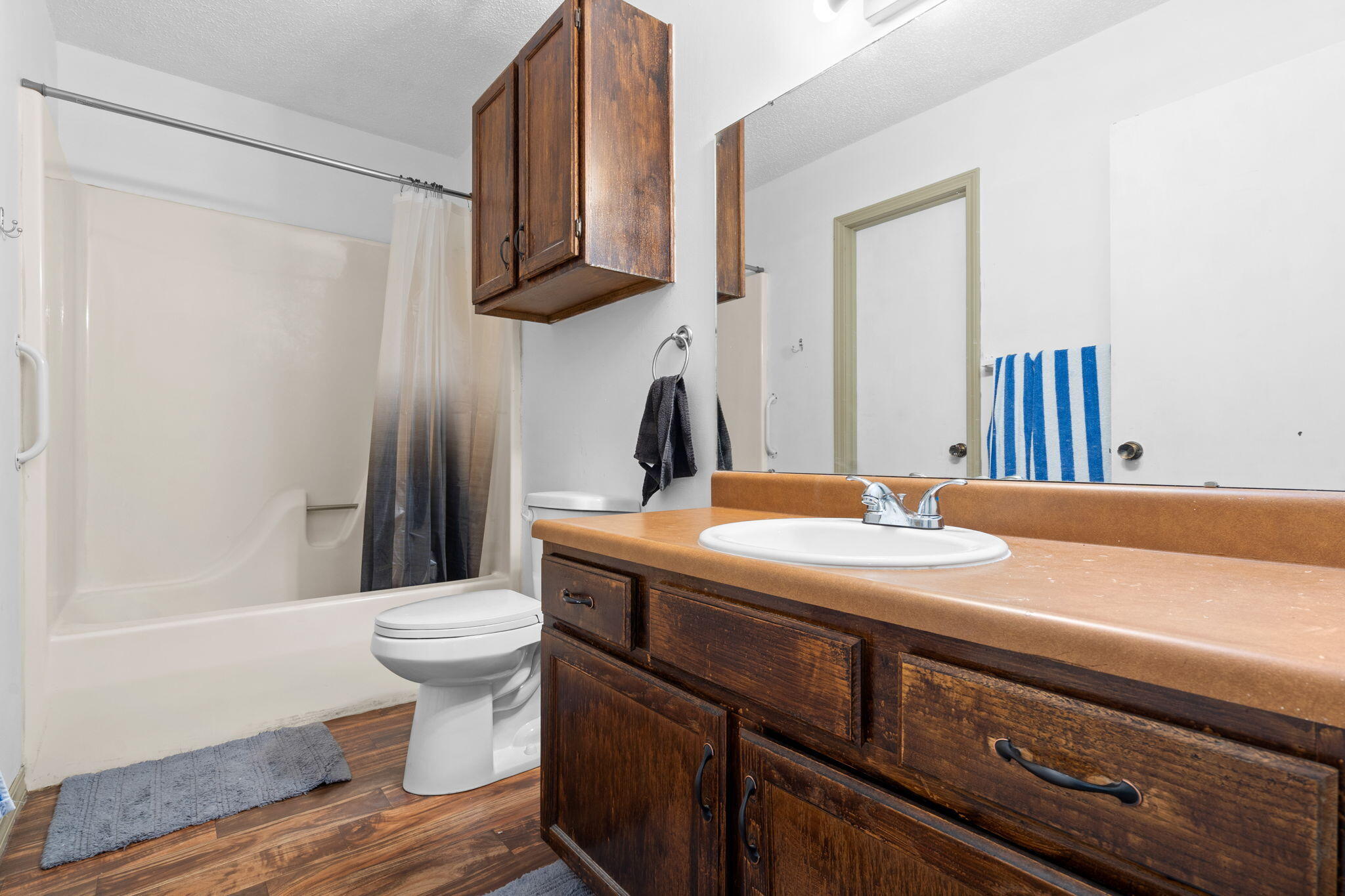 27 Lakeshore Drive A & B Property Photo 12