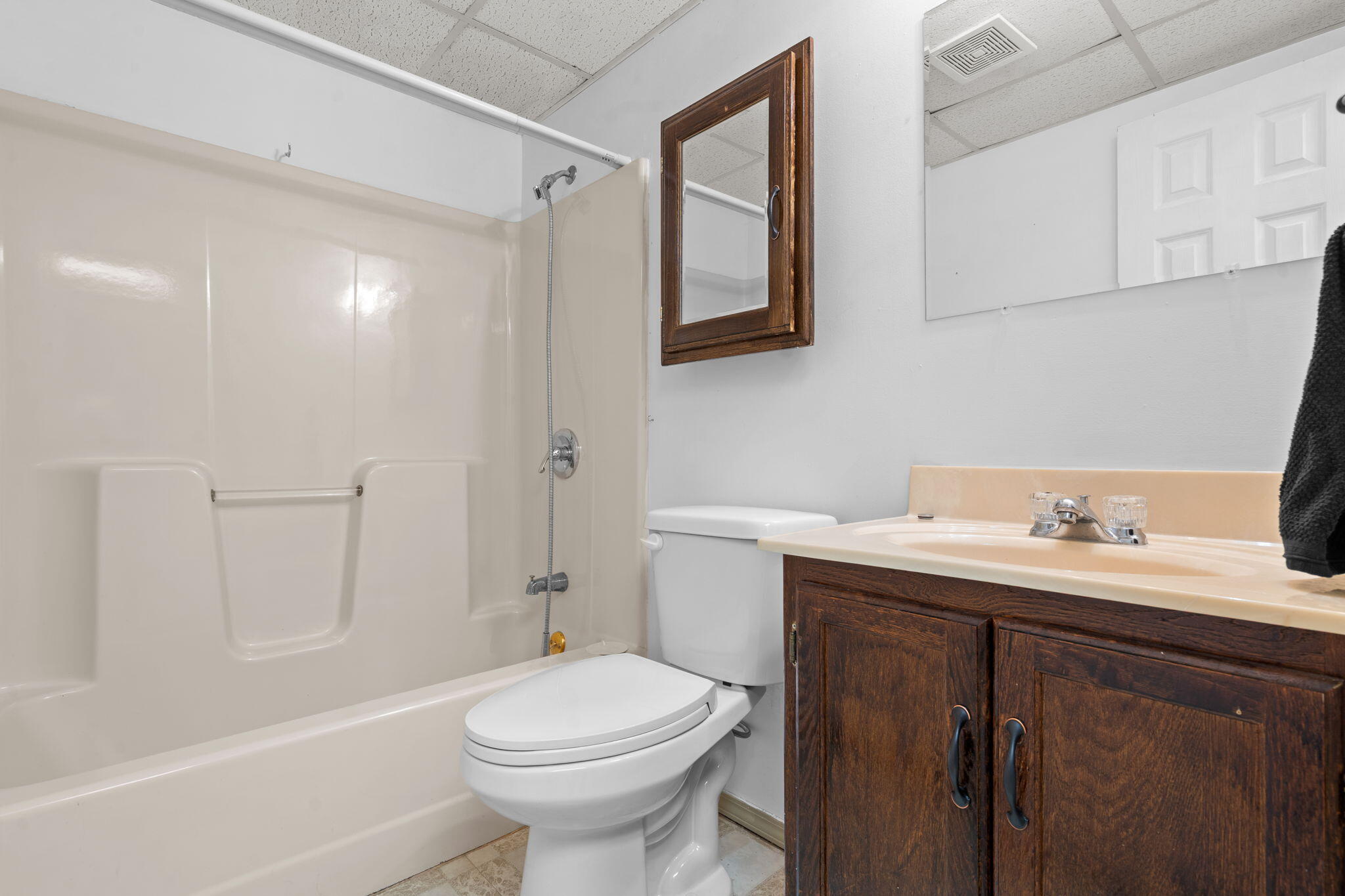 27 Lakeshore Drive A & B Property Photo 17