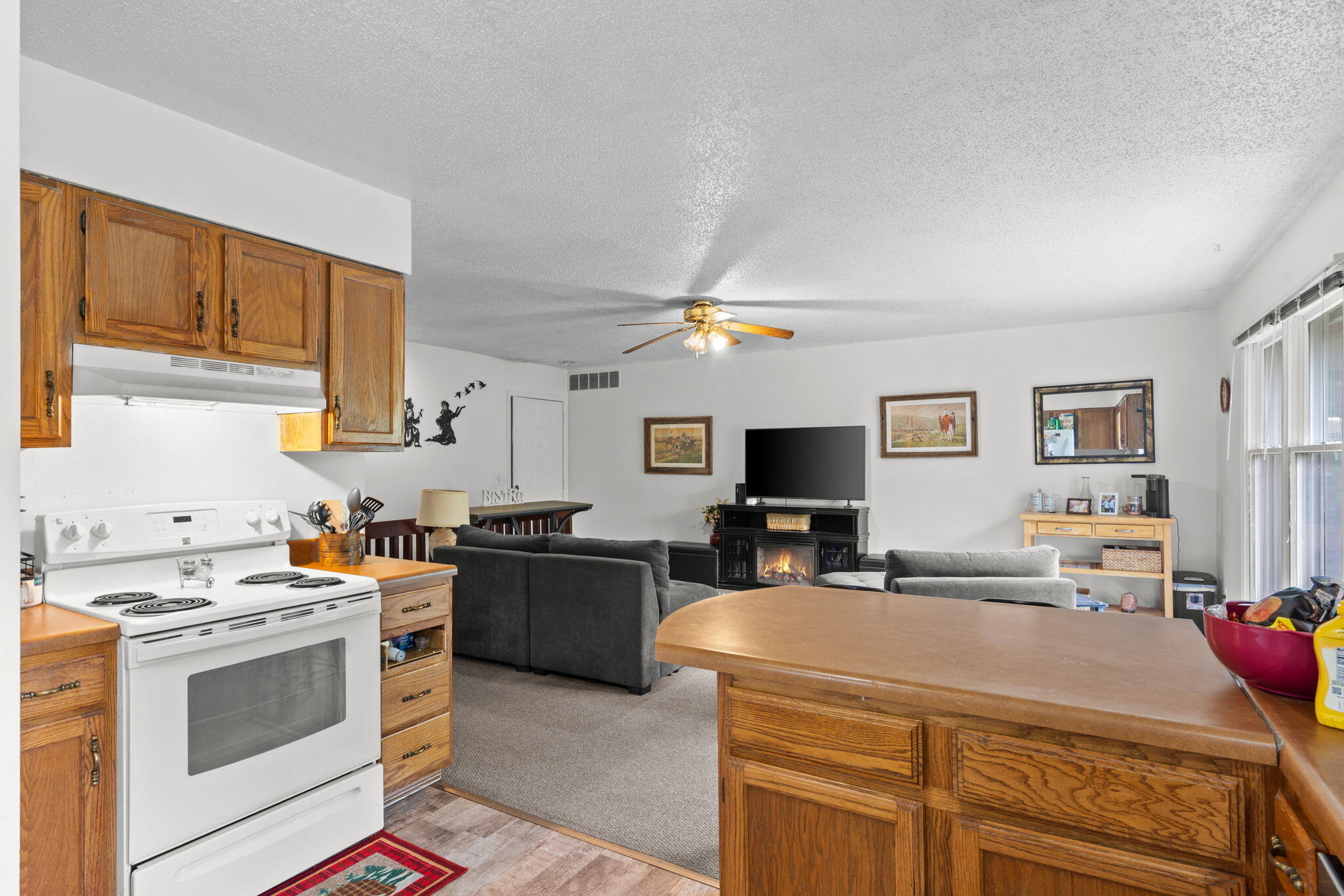 27 Lakeshore Drive A & B Property Photo 25