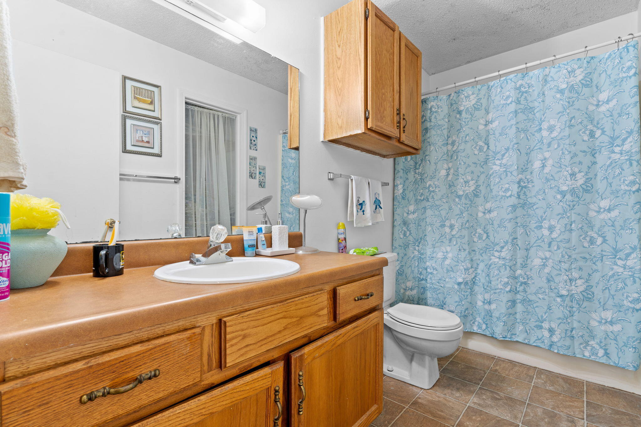 27 Lakeshore Drive A & B Property Photo 32