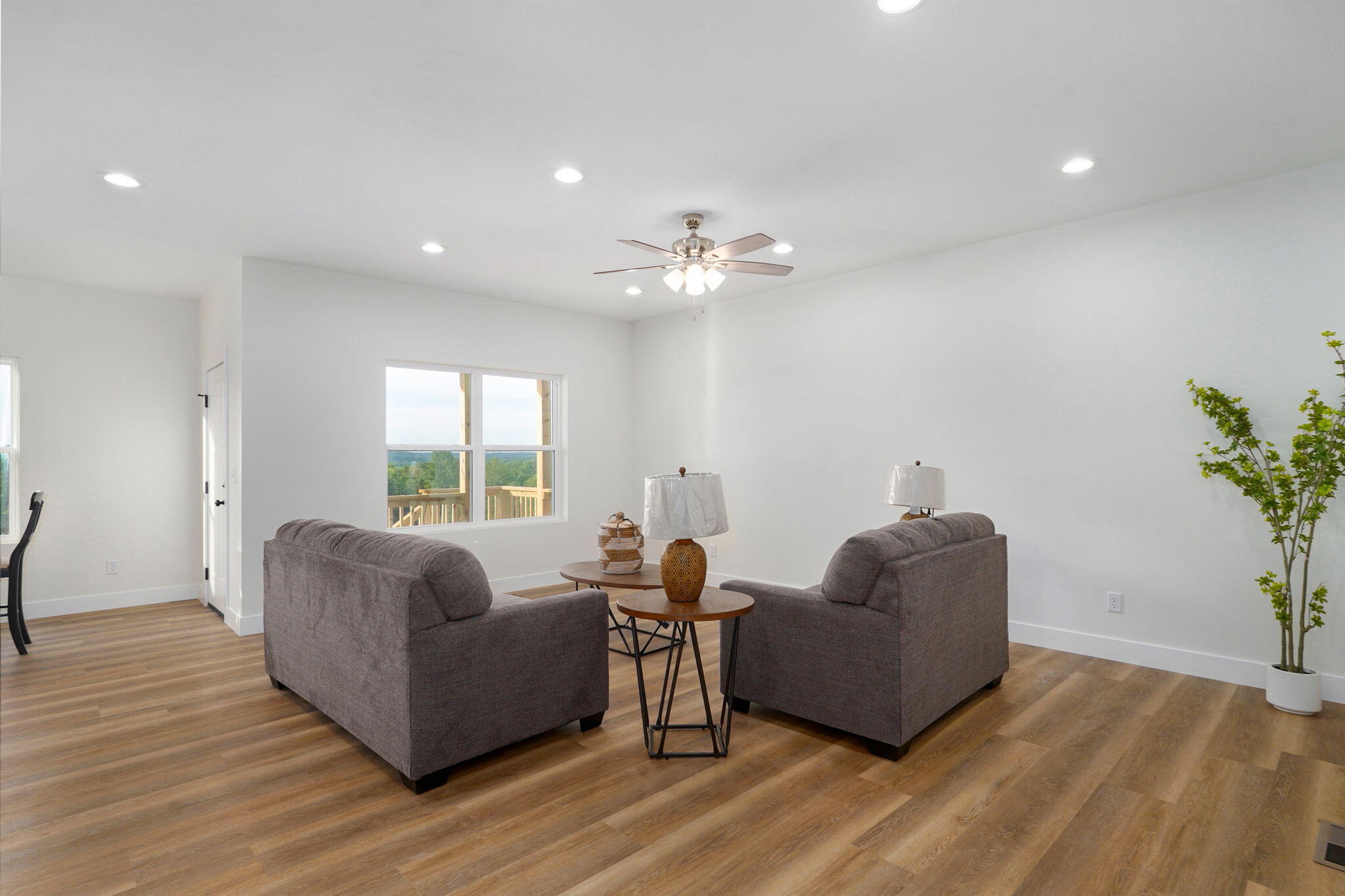 1003 West Jay Street Property Photo 7