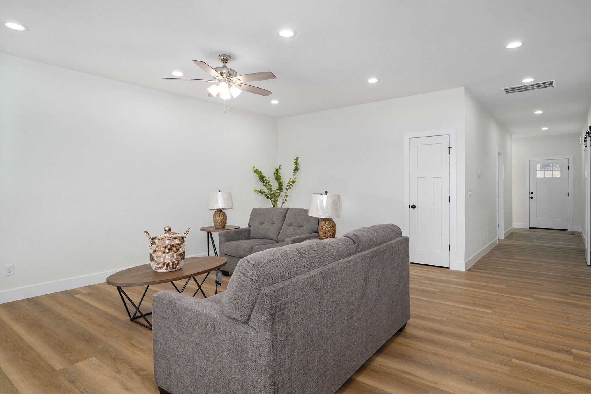 1003 West Jay Street Property Photo 8