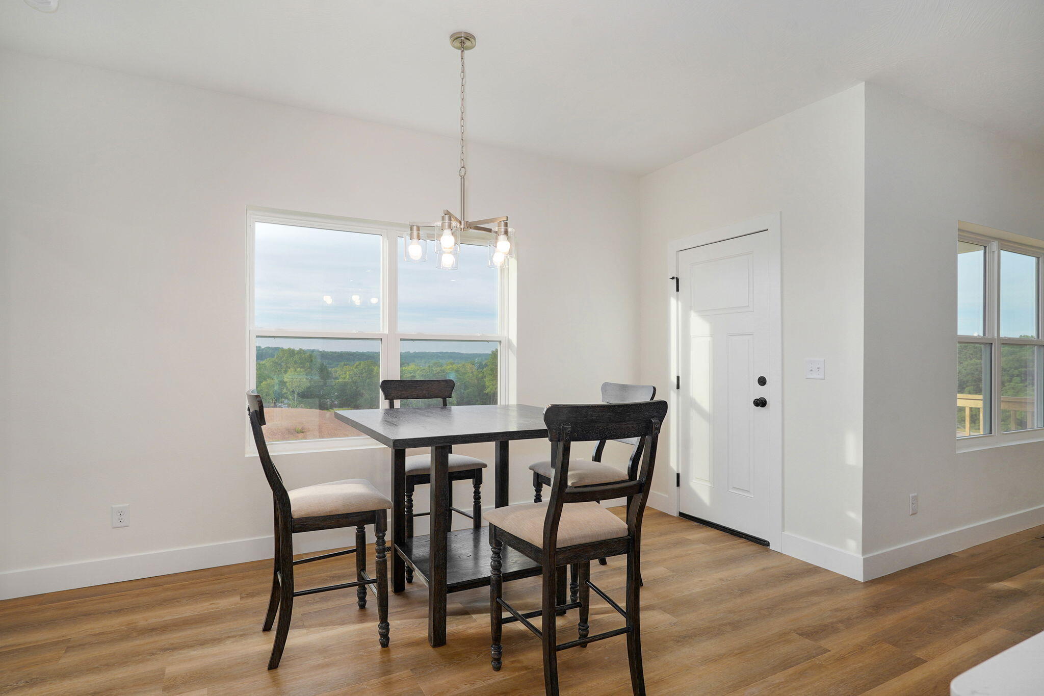 1003 West Jay Street Property Photo 14