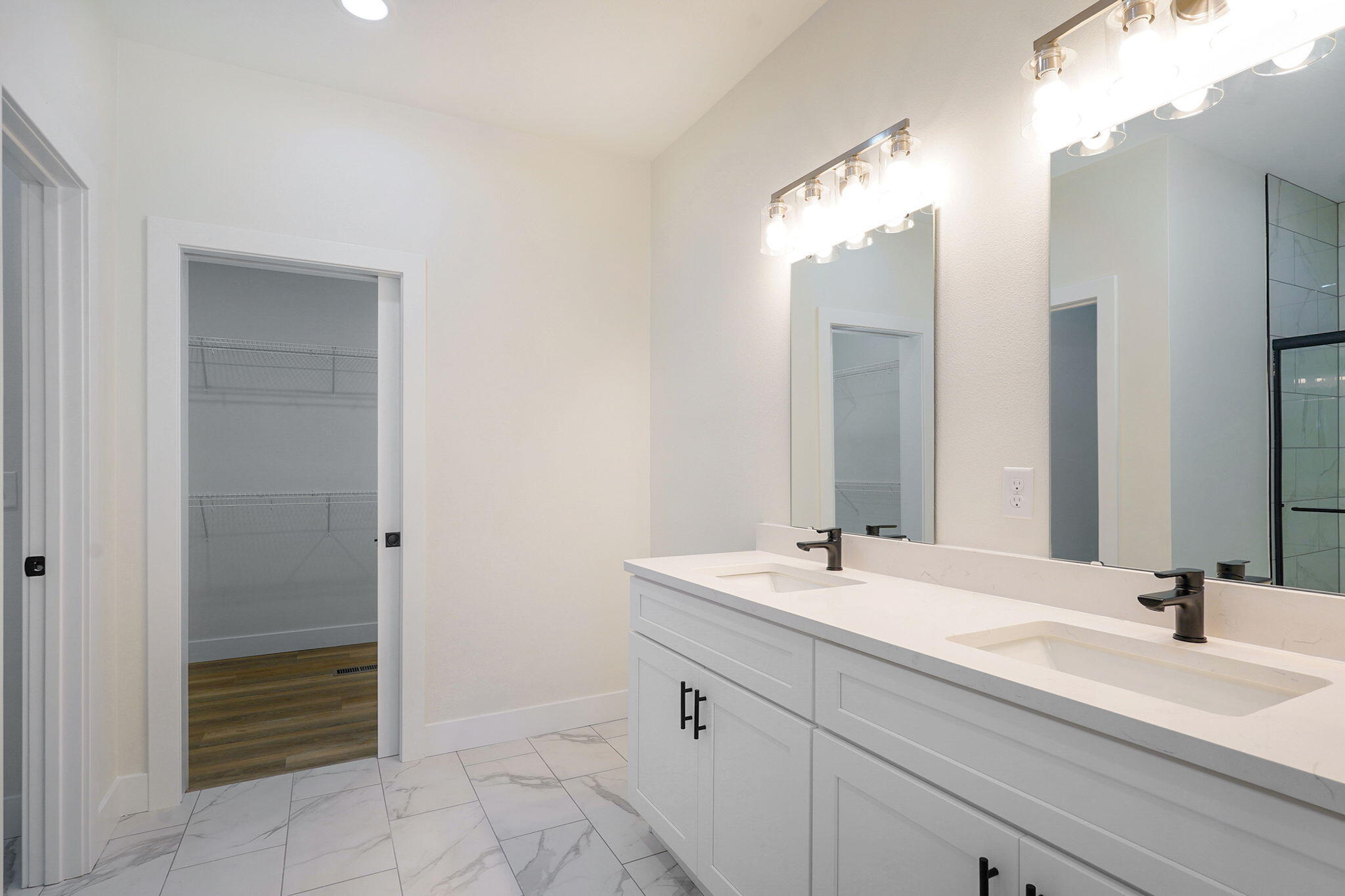 1003 West Jay Street Property Photo 18