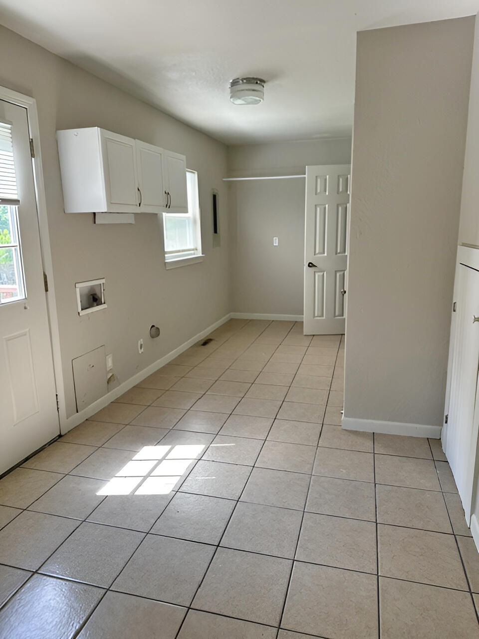 703 North 6th Avenue Property Photo 2