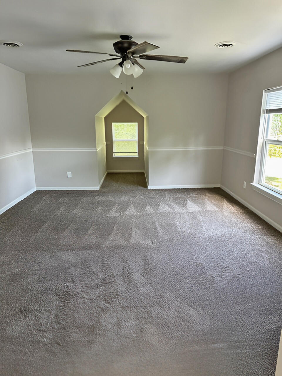 703 North 6th Avenue Property Photo 5