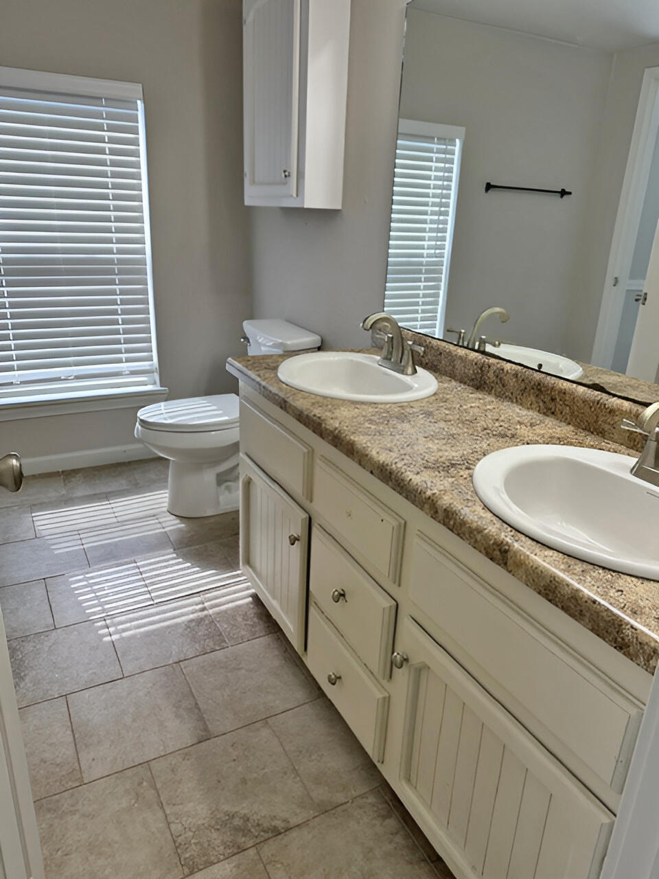 703 North 6th Avenue Property Photo 6