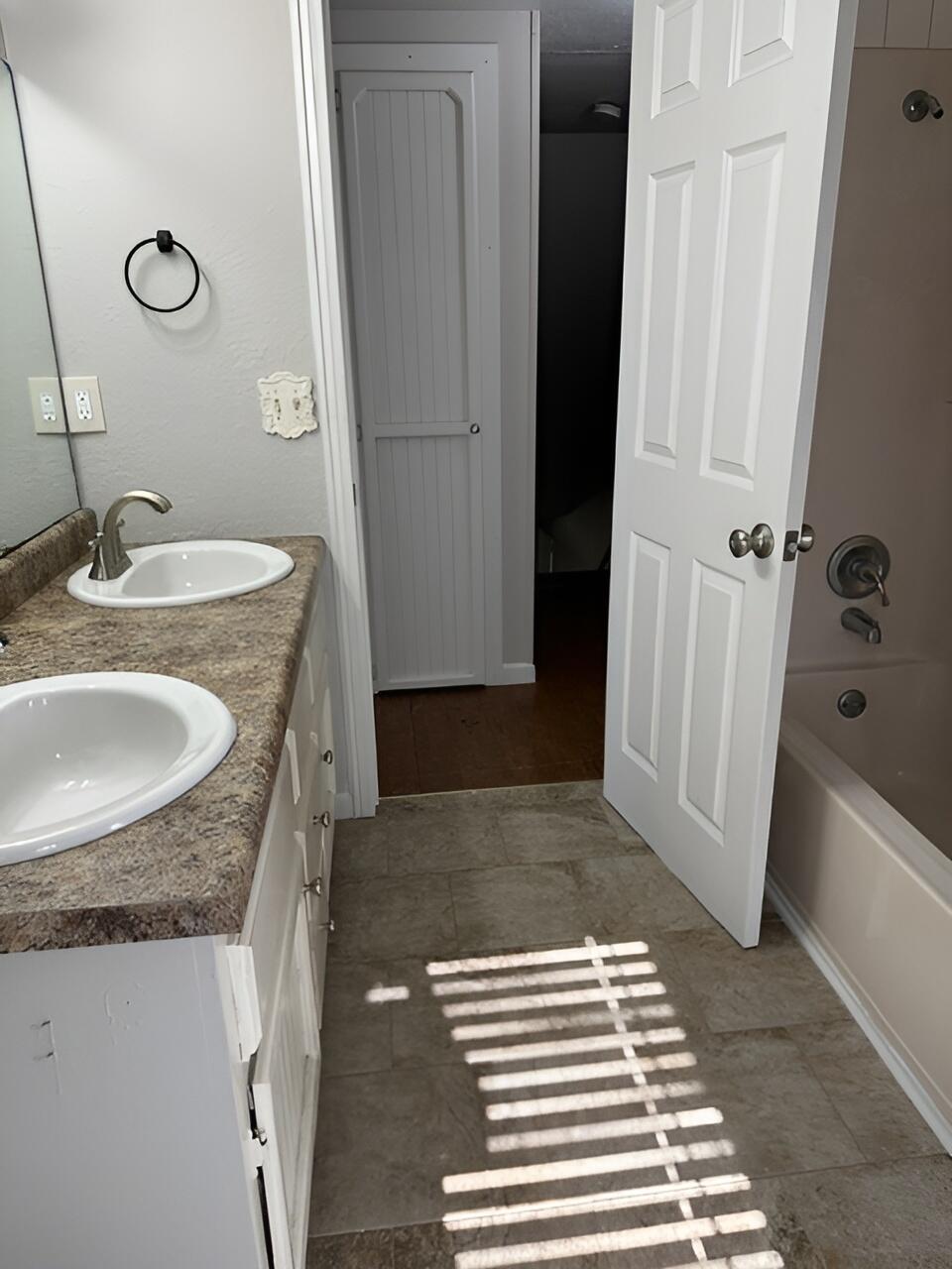703 North 6th Avenue Property Photo 12