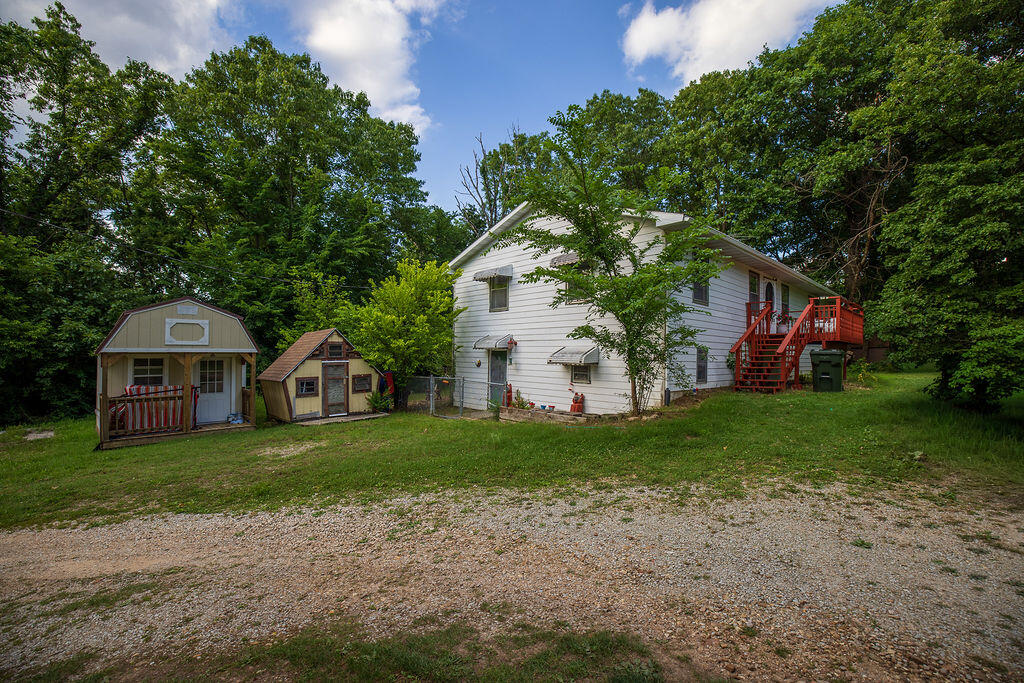 230 East Silver Creek Road Property Photo 2