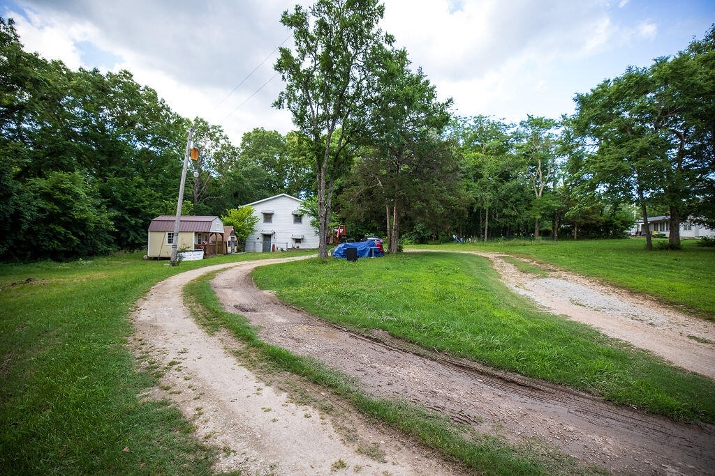 230 East Silver Creek Road Property Photo 14