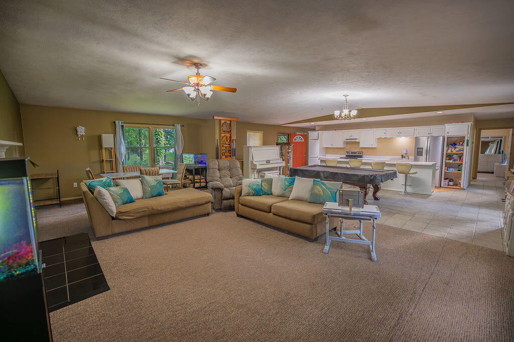 230 East Silver Creek Road Property Photo 37