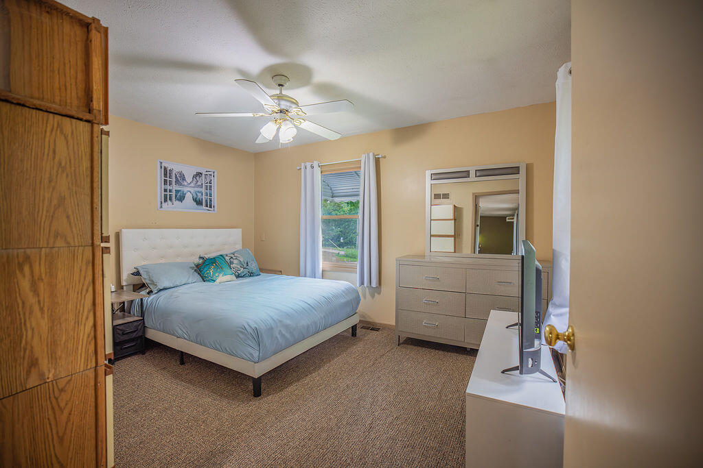 230 East Silver Creek Road Property Photo 41
