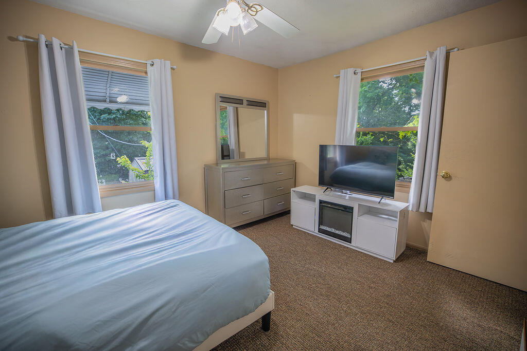 230 East Silver Creek Road Property Photo 43