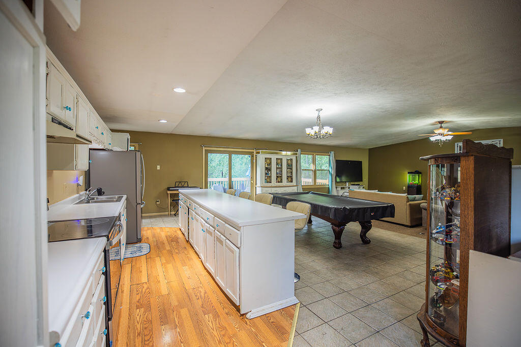 230 East Silver Creek Road Property Photo 49