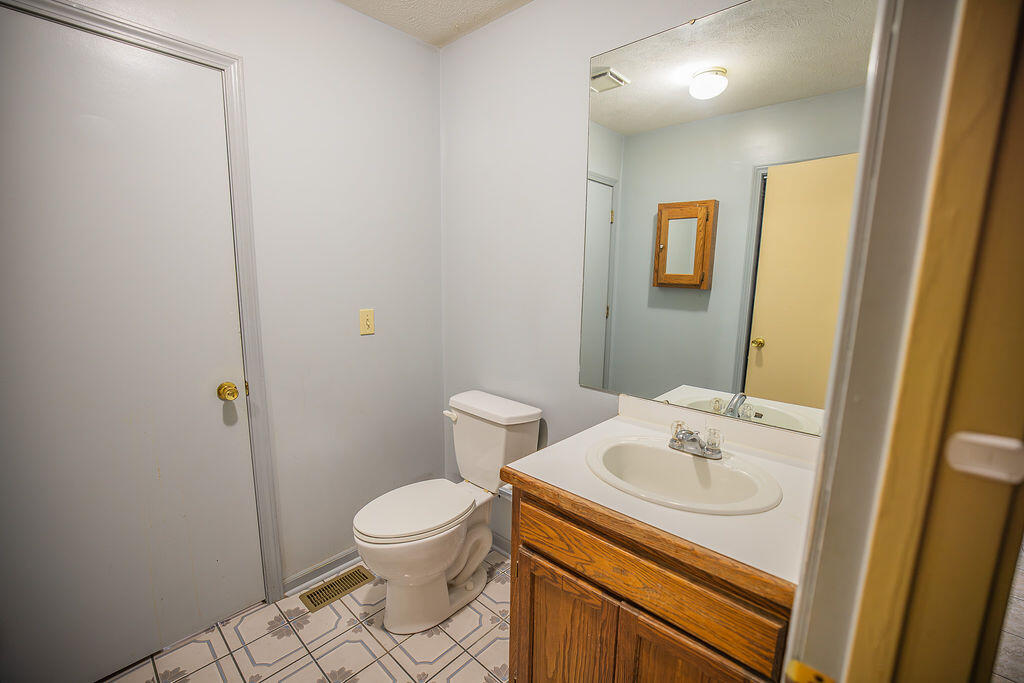 230 East Silver Creek Road Property Photo 50