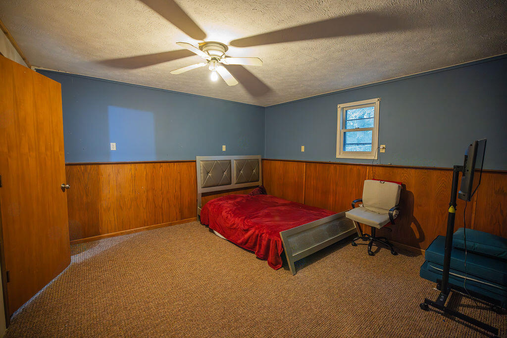 230 East Silver Creek Road Property Photo 54