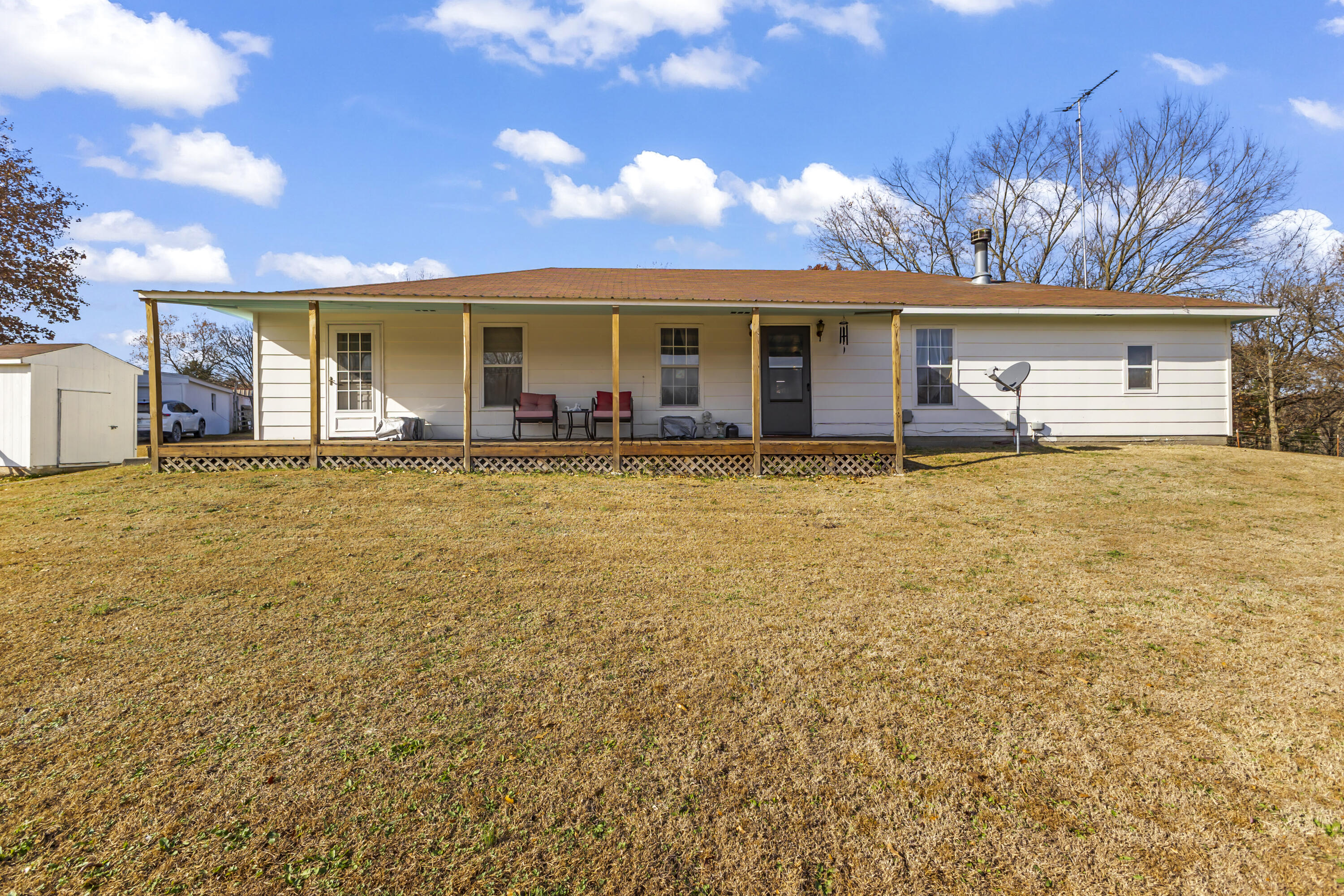 240 South 701 Road Property Photo 1
