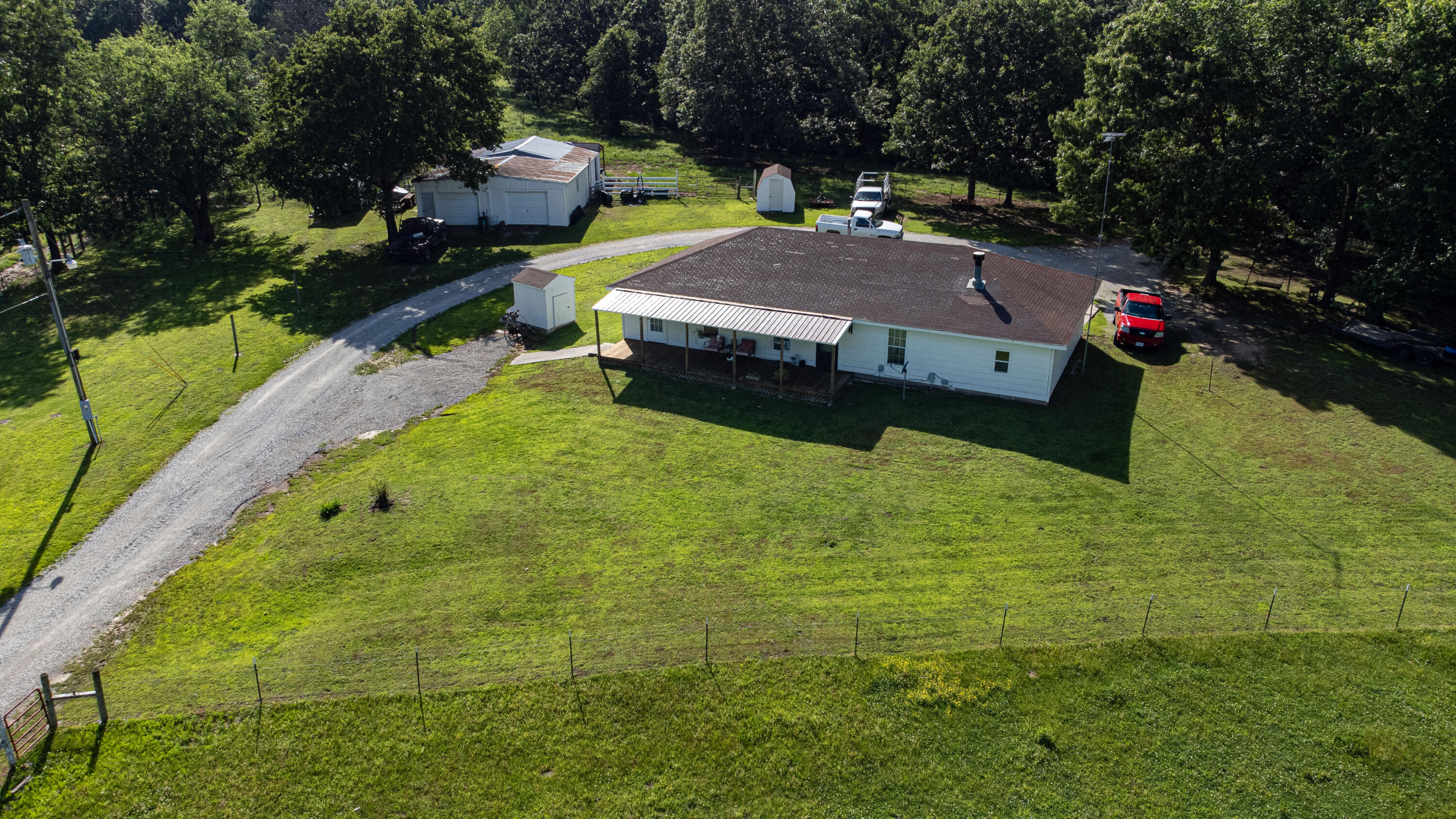 240 South 701 Road Property Photo 5