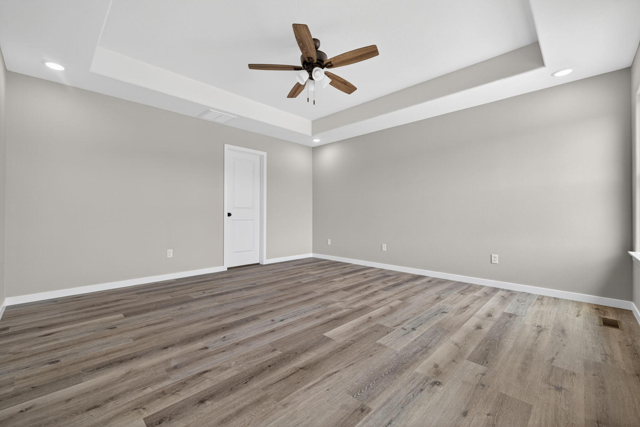 420 Beavertail Road Property Photo 15