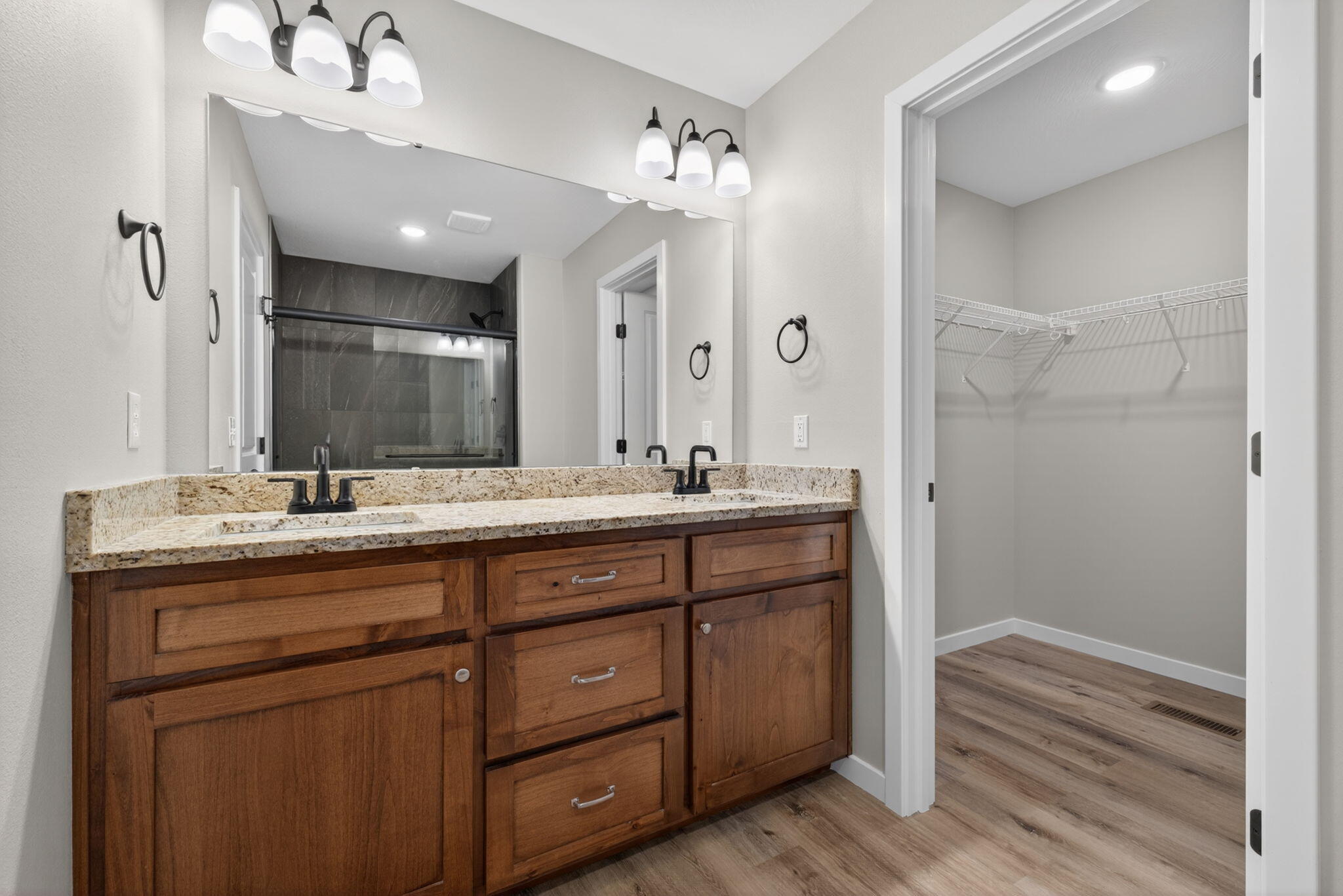 420 Beavertail Road Property Photo 17
