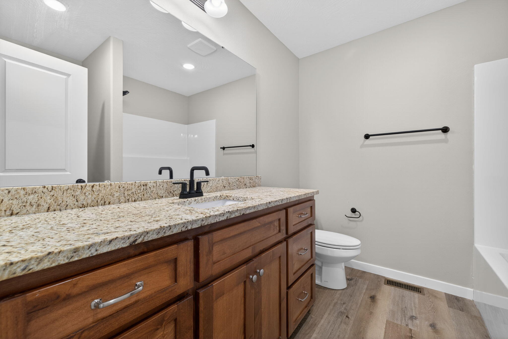 420 Beavertail Road Property Photo 22