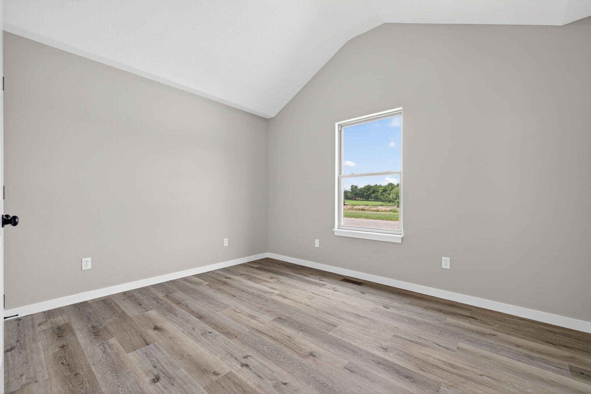 420 Beavertail Road Property Photo 24