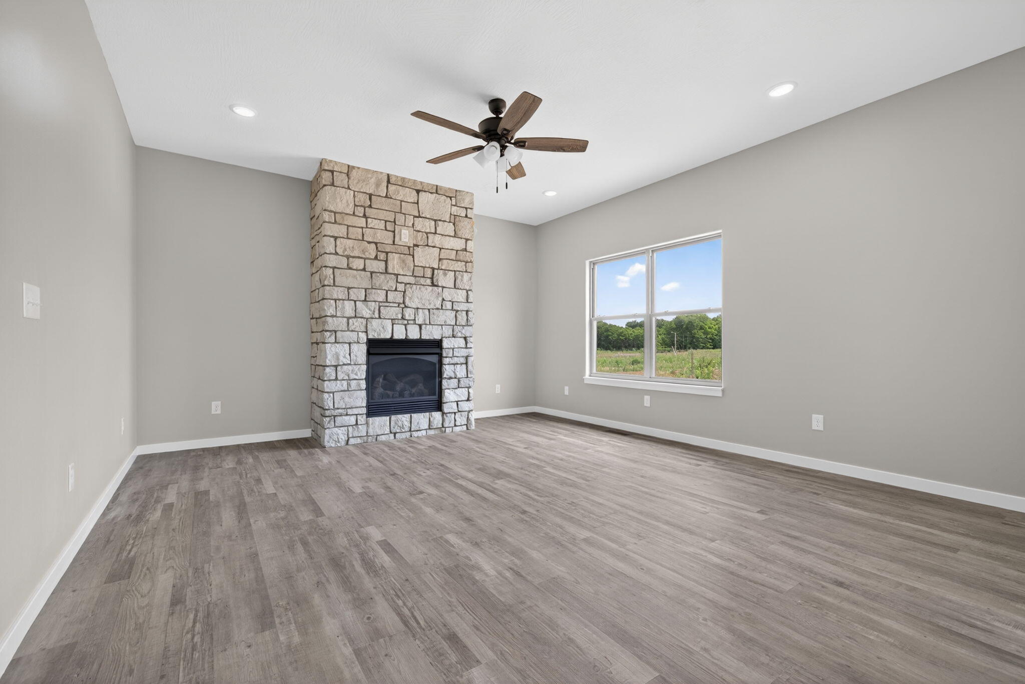 422 Beavertail Road Property Photo 12