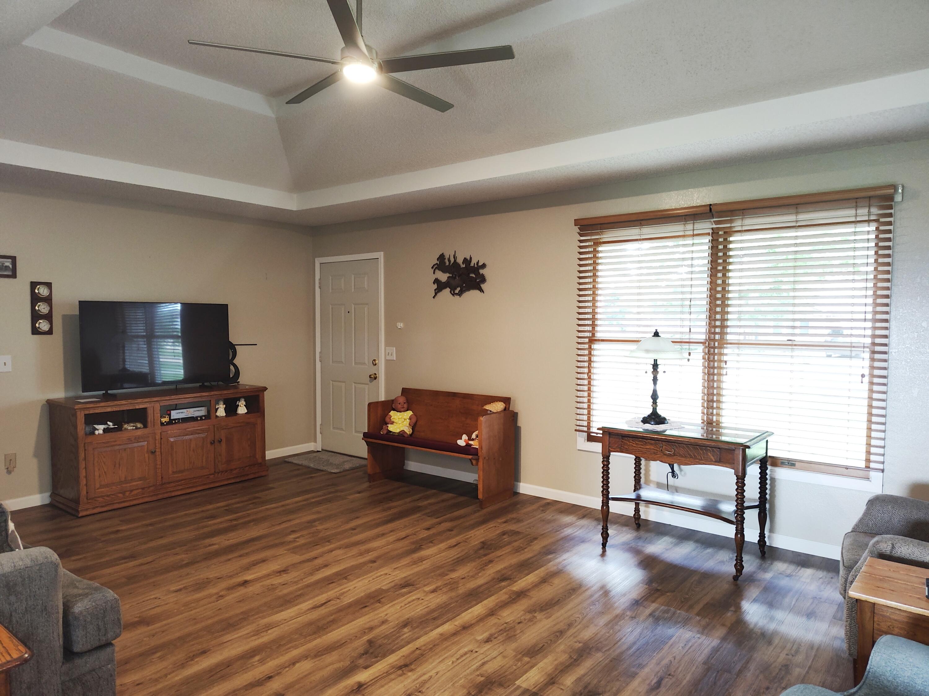 1505 South Sunset Avenue Property Photo 5