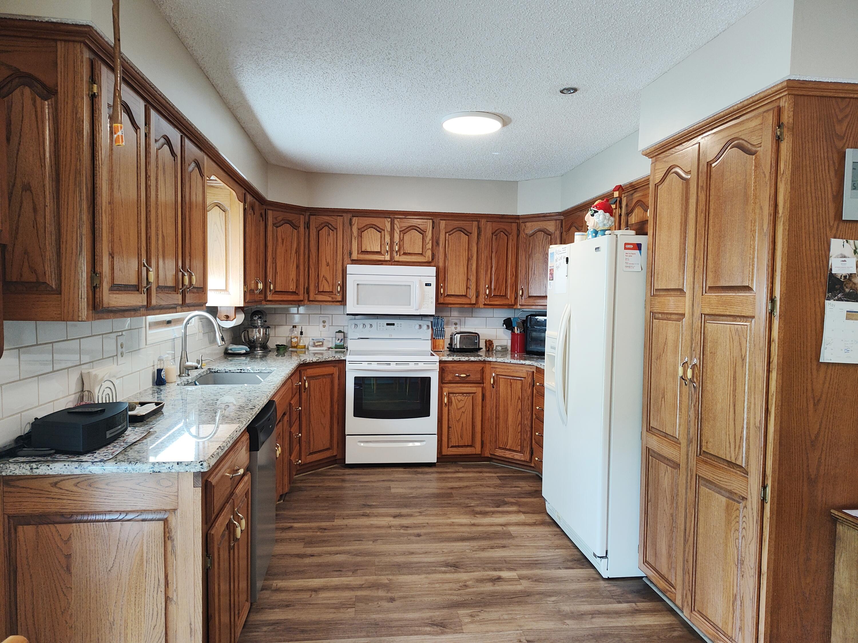 1505 South Sunset Avenue Property Photo 8
