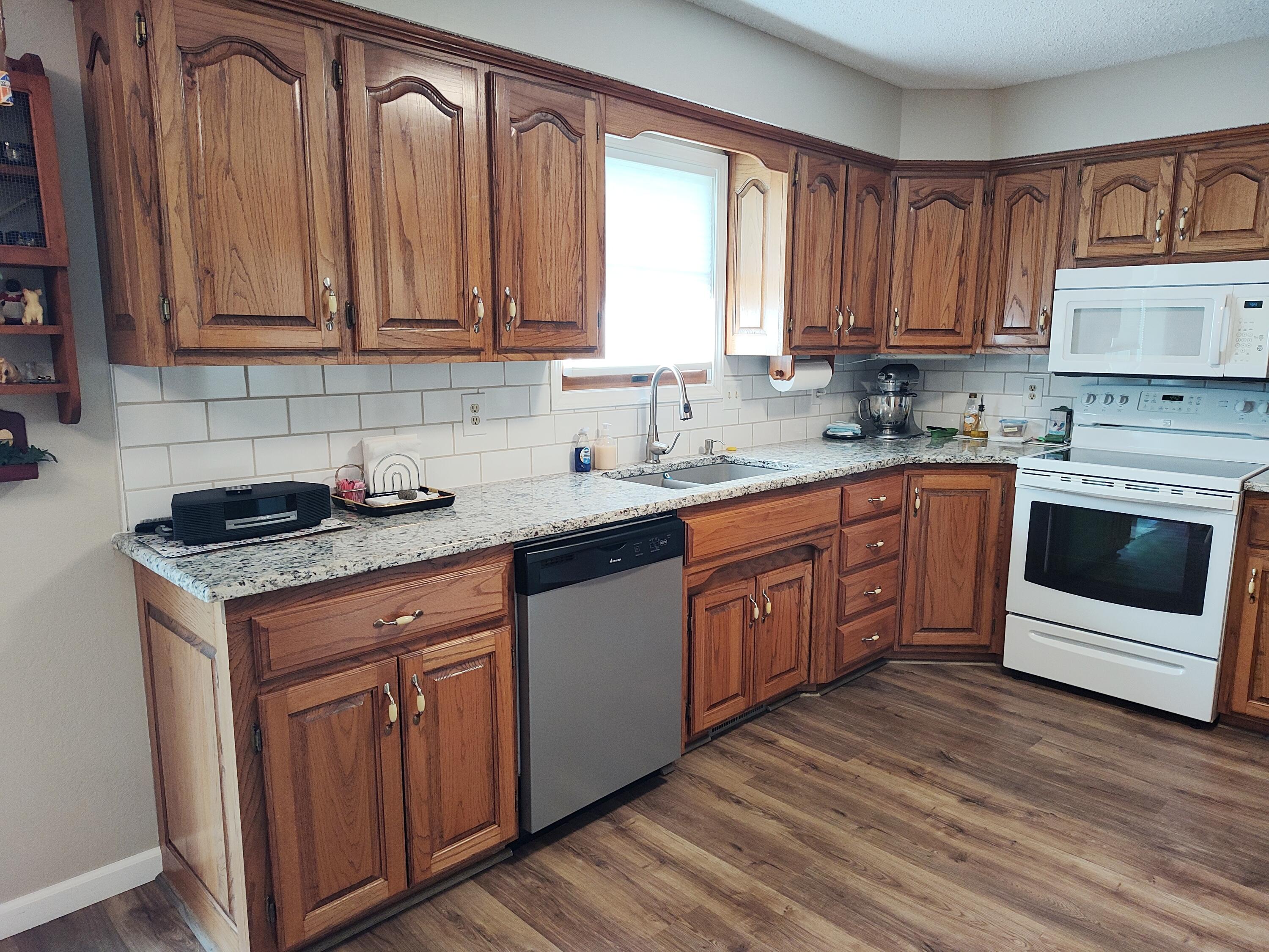 1505 South Sunset Avenue Property Photo 9
