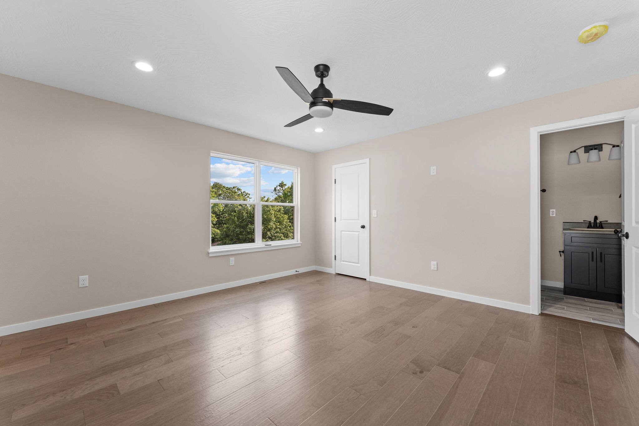 202 Eric Drive Property Photo 15