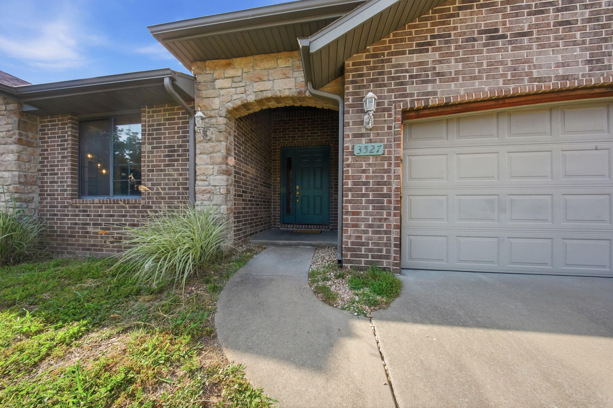 3527 West Sagamont Street Property Photo 4