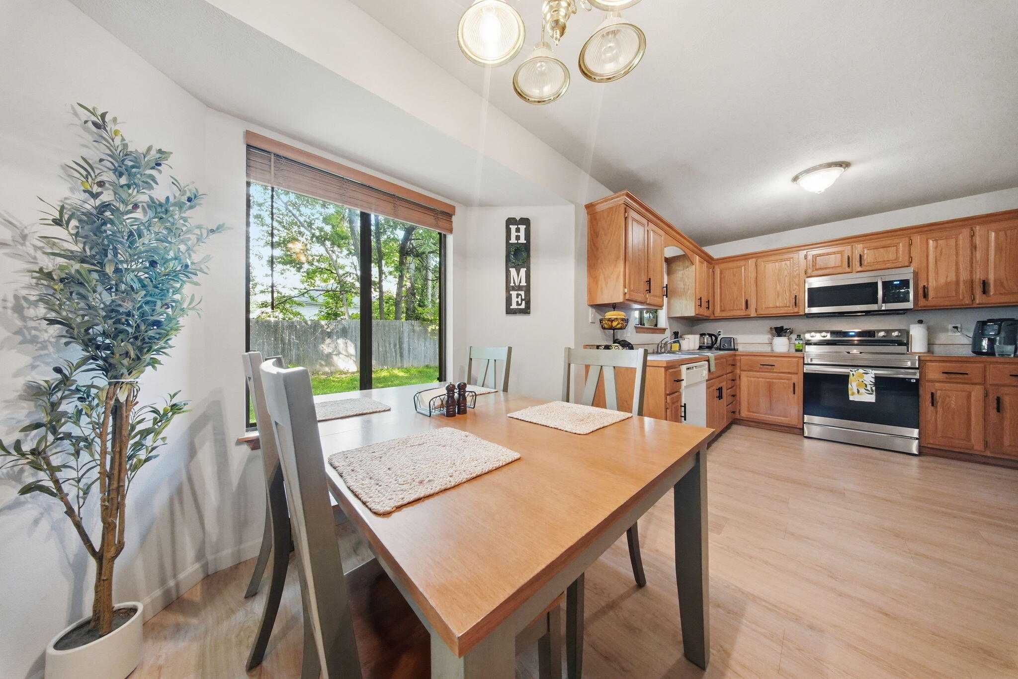 3527 West Sagamont Street Property Photo 8