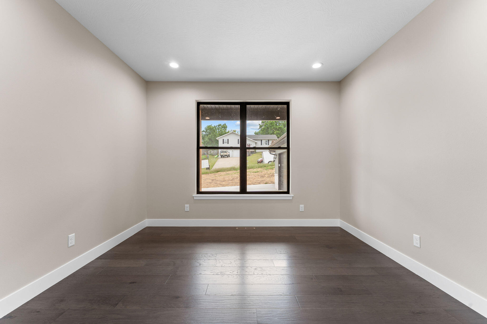 654 Walkington Lane Property Photo 17