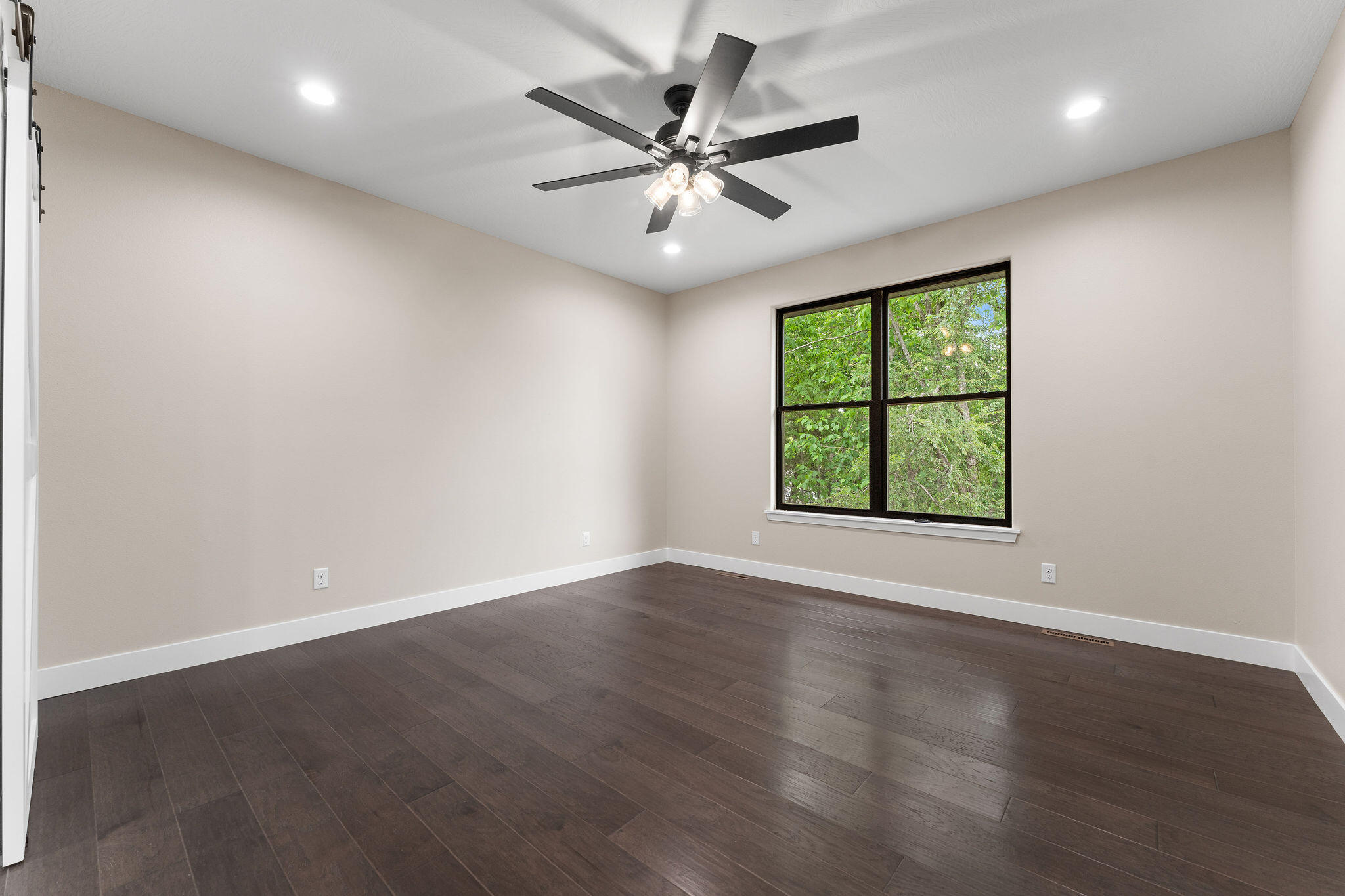 654 Walkington Lane Property Photo 18