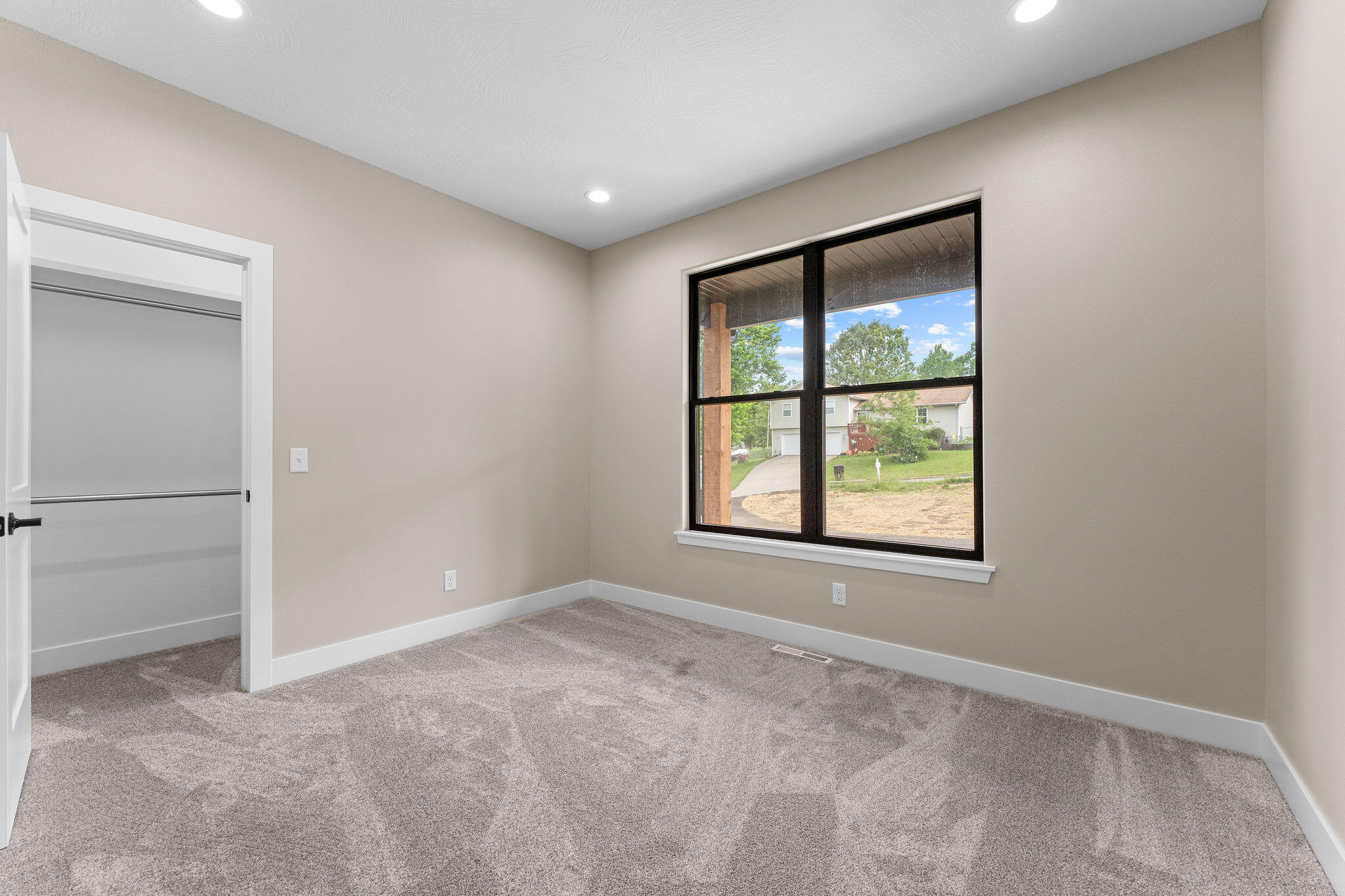 654 Walkington Lane Property Photo 28