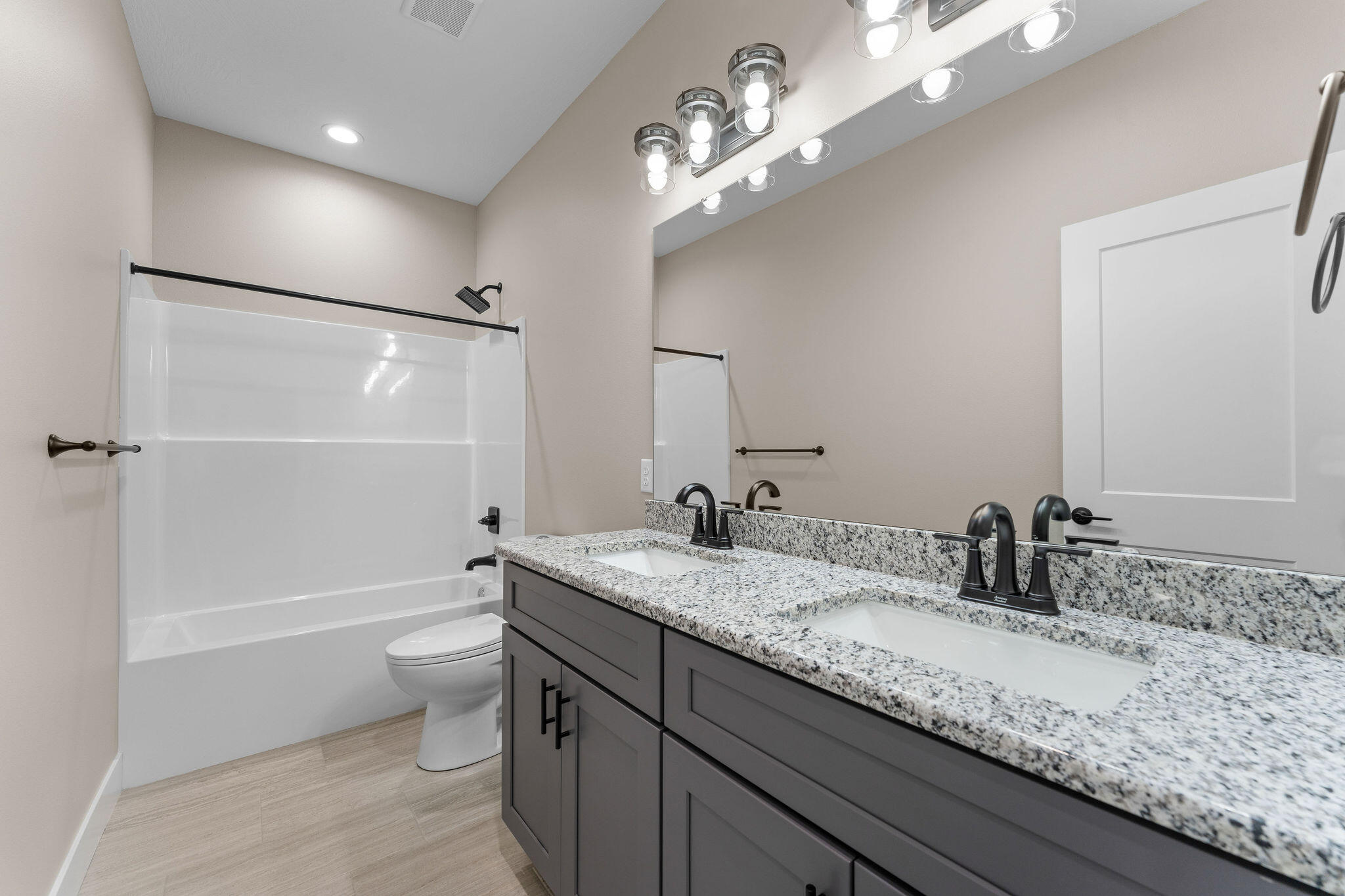654 Walkington Lane Property Photo 29