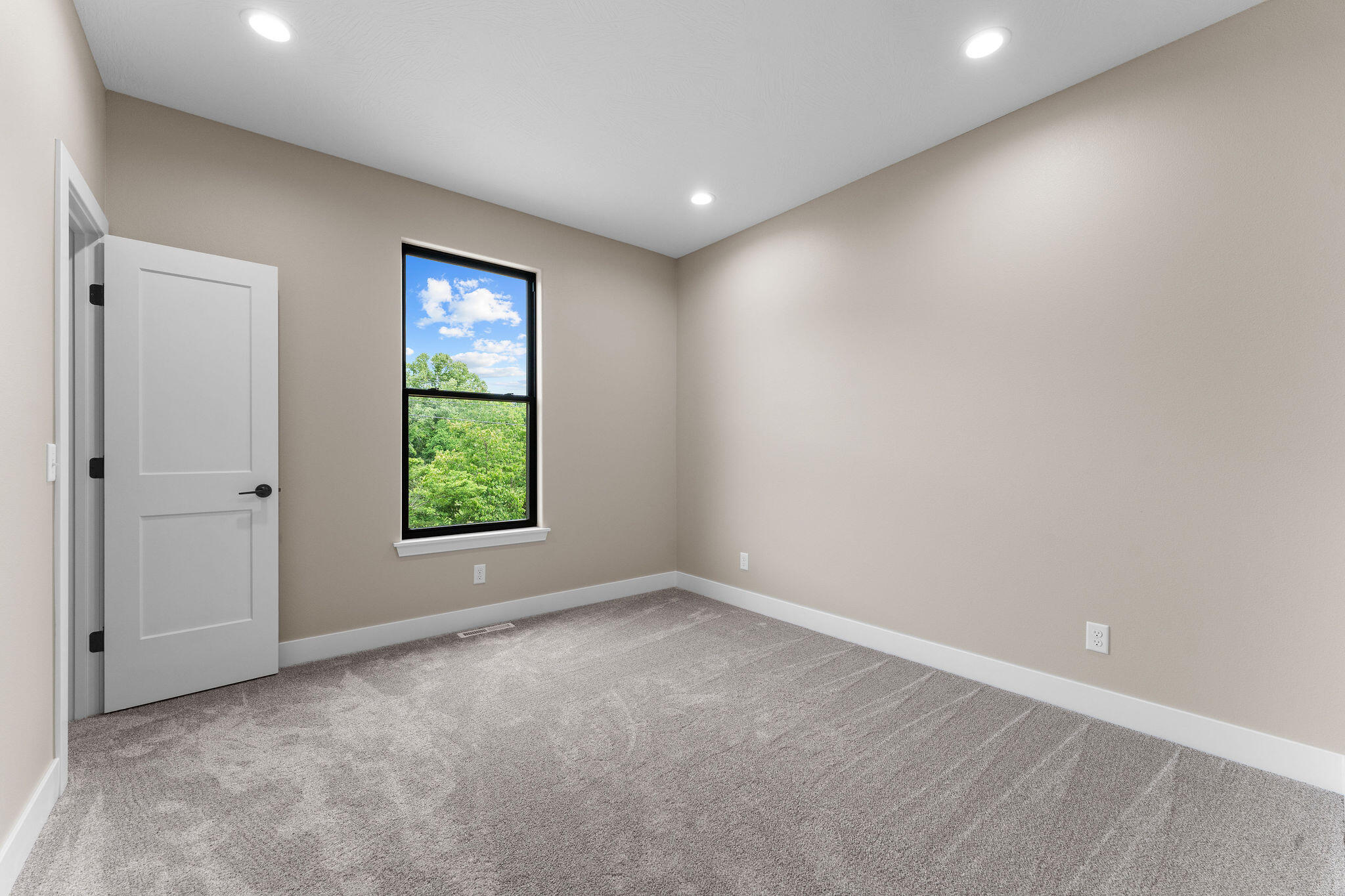 654 Walkington Lane Property Photo 30