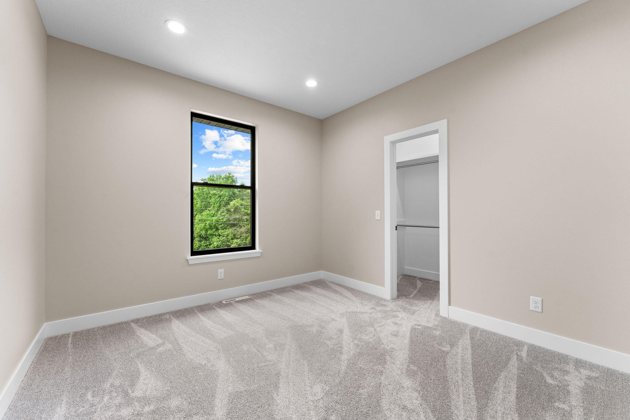 654 Walkington Lane Property Photo 31