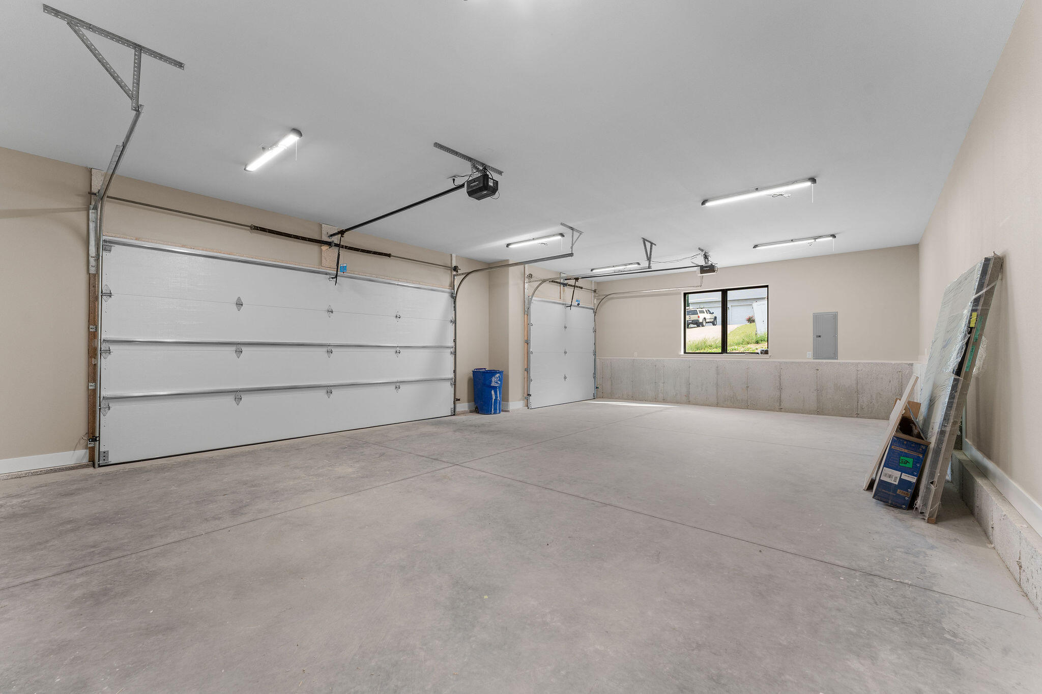 654 Walkington Lane Property Photo 32