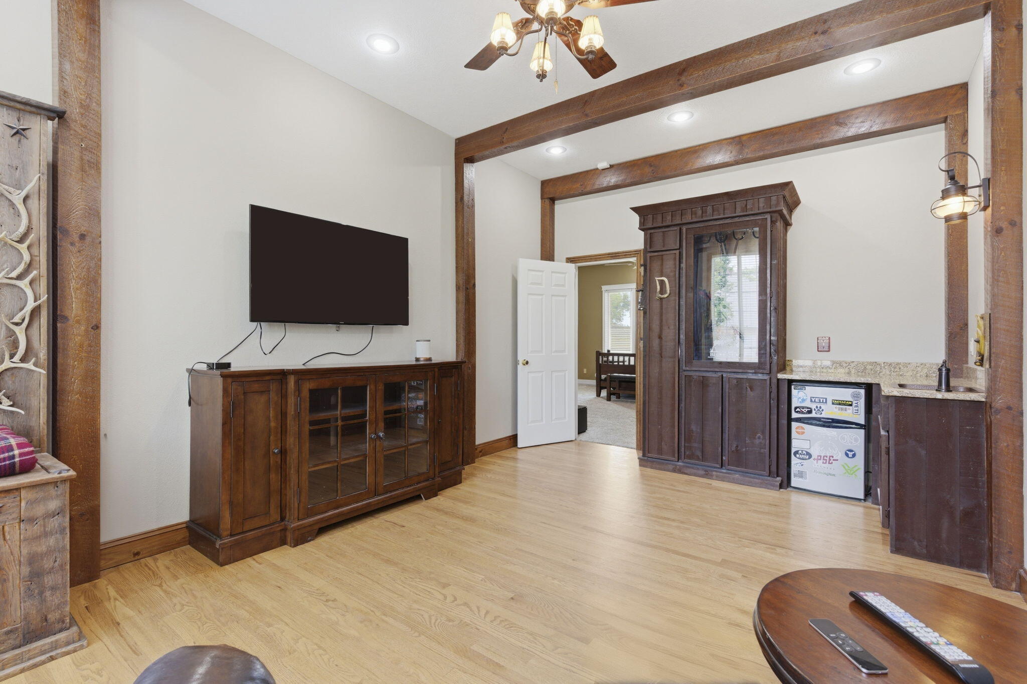 1610 West Caleb Court Property Photo 28